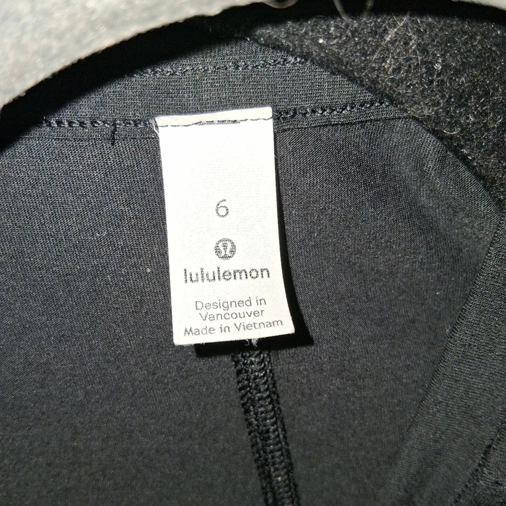 lululemon athletica Black Long Sleeve Scoop Neck Tee Size 6